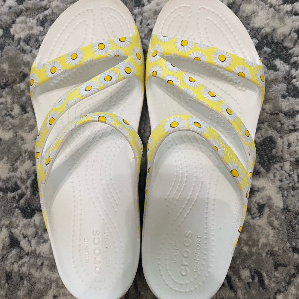 EUC CROCS swiftwater sandals, yellow with daisies